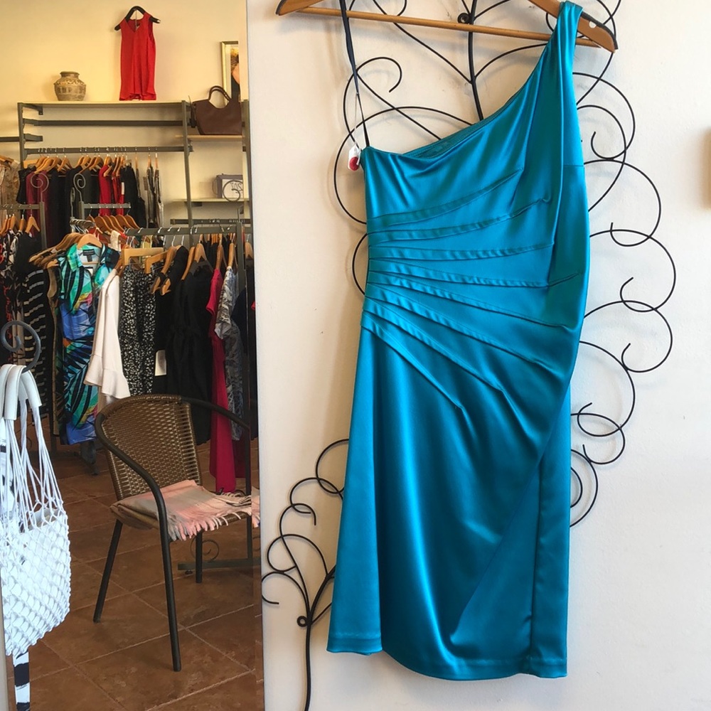 One shoulder dress
